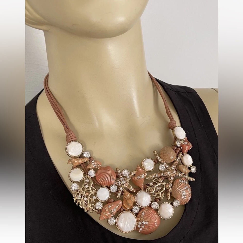ST THOMAS Nautical Shell Beach Ocean Theme Statement Bib Necklace 18” to 20”
